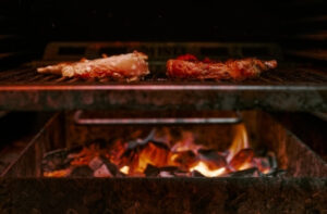 Qué carbón usar en un horno de brasa profesional