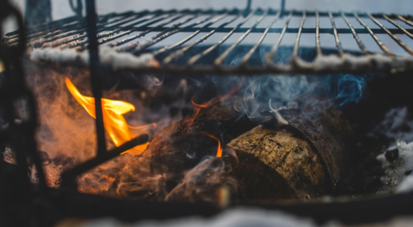 Diferencias entre cocinar con leña y cocinar con carbón vegetal